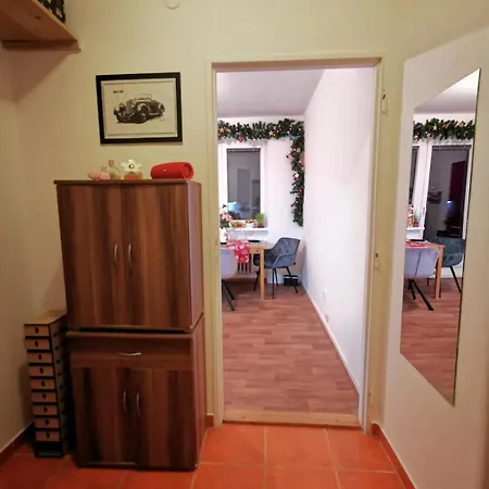 Star #4b415 Apartman